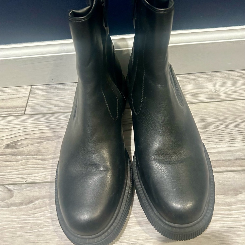 Franco Sarto Black Chelsea Boots. Women size 9.